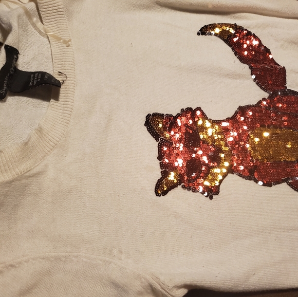 White sweater with sequin fox imagery - Picture 5 of 5